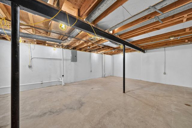 21344 E Glen Haven Circle, Northville, MI 48167