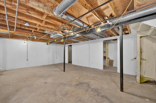 21344 E Glen Haven Circle, Northville, MI 48167