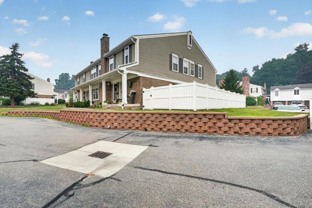 21344 E Glen Haven Circle, Northville, MI 48167
