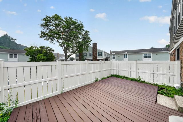 21344 E Glen Haven Circle, Northville, MI 48167