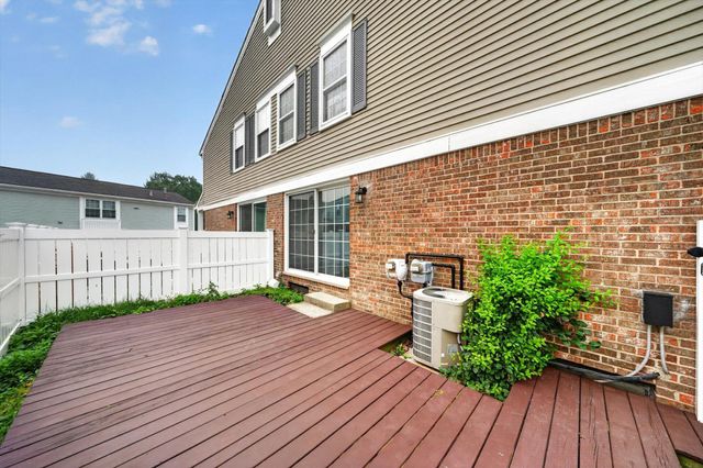 21344 E Glen Haven Circle, Northville, MI 48167