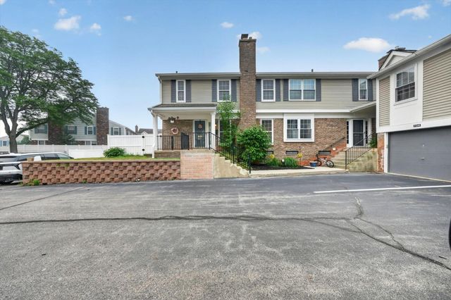 21344 E Glen Haven Circle, Northville, MI 48167