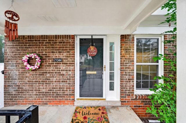 21344 E Glen Haven Circle, Northville, MI 48167