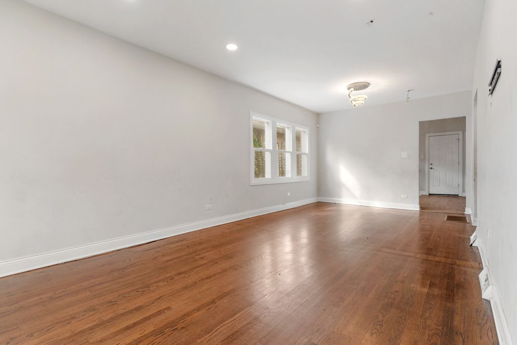9132 S Blackstone Avenue, Chicago, IL 60619 — photo 4