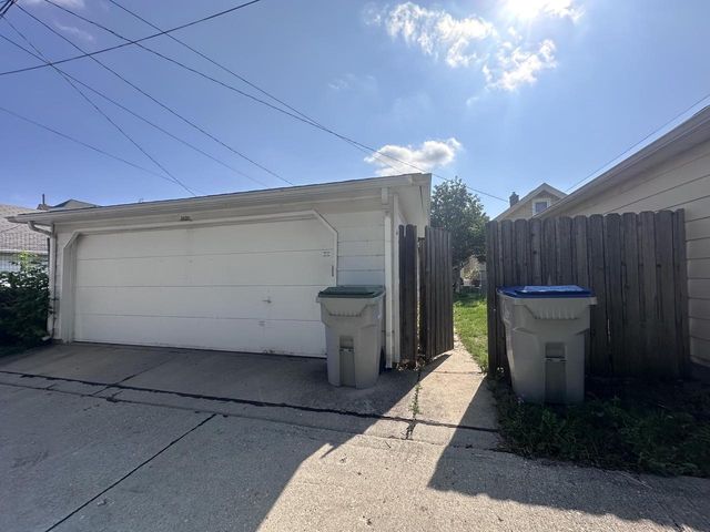 3459 N Bremen STREET, Milwaukee, WI 53212