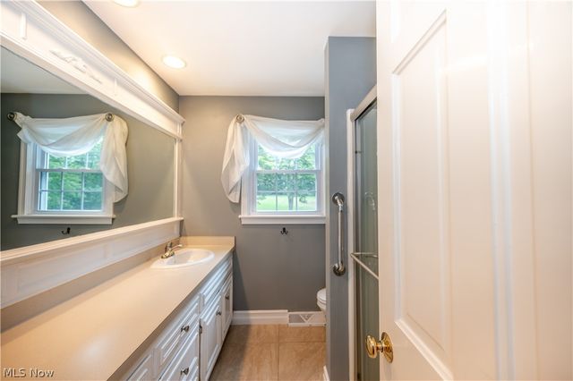 6793 Tanglewood Drive, Youngstown, OH 44512