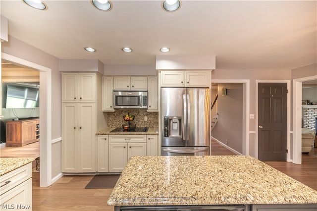 6793 Tanglewood Drive, Youngstown, OH 44512