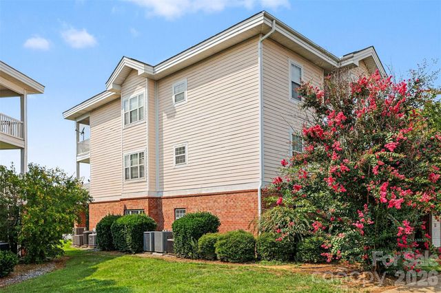 9041 Meadow Vista Road, Charlotte, NC 28213