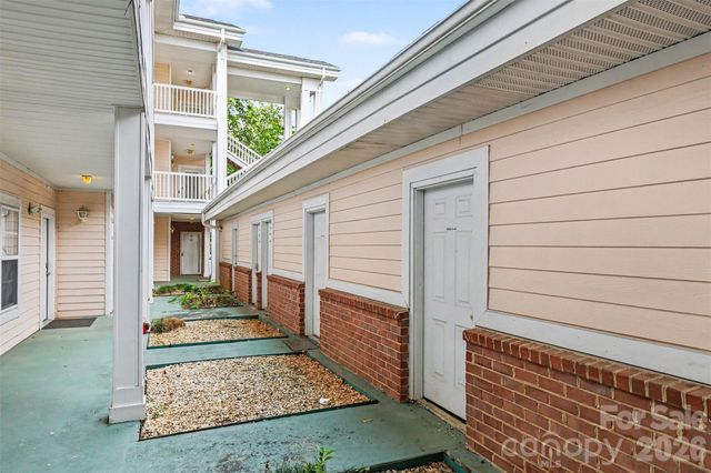 9041 Meadow Vista Road, Charlotte, NC 28213