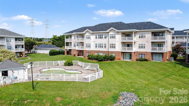 9041 Meadow Vista Road, Charlotte, NC 28213