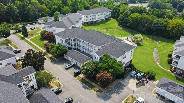 9041 Meadow Vista Road, Charlotte, NC 28213