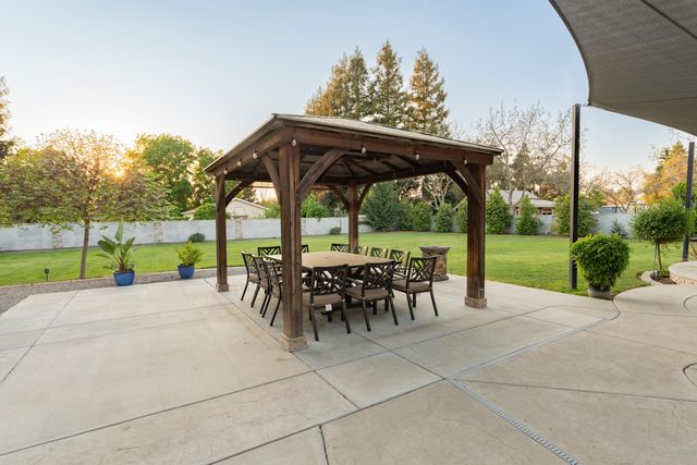 13496 El Nogal Avenue, Visalia, CA 93292