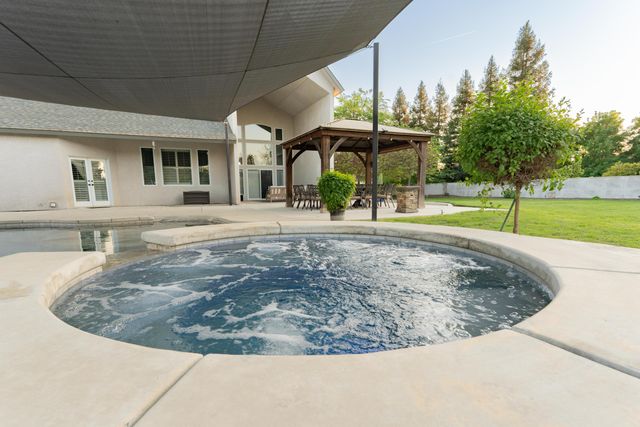 13496 El Nogal Avenue, Visalia, CA 93292