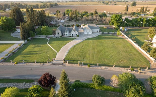 13496 El Nogal Avenue, Visalia, CA 93292