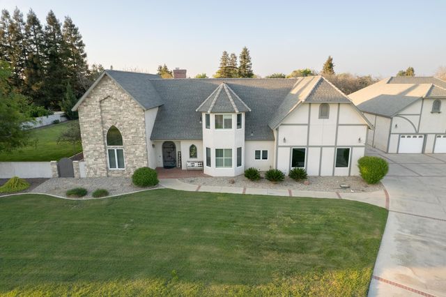 13496 El Nogal Avenue, Visalia, CA 93292