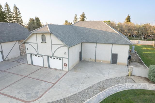 13496 El Nogal Avenue, Visalia, CA 93292