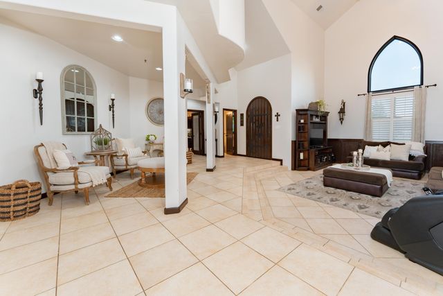 13496 El Nogal Avenue, Visalia, CA 93292