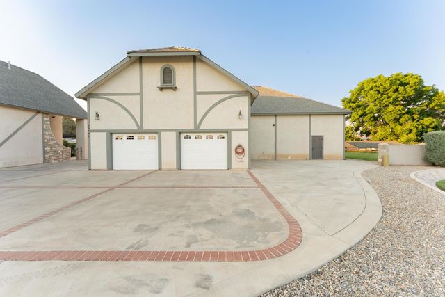 13496 El Nogal Avenue, Visalia, CA 93292