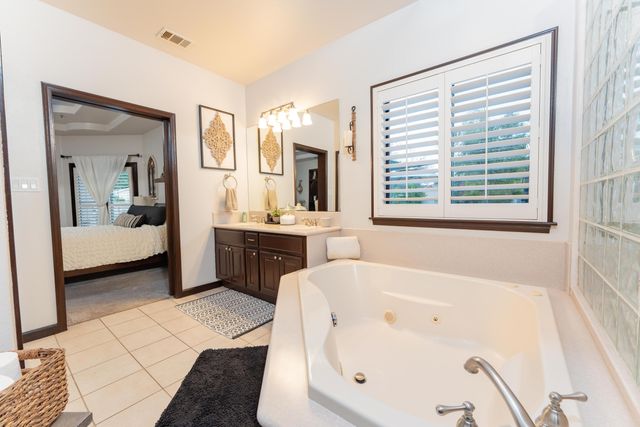 13496 El Nogal Avenue, Visalia, CA 93292