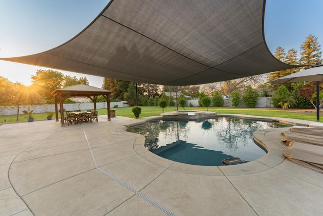 13496 El Nogal Avenue, Visalia, CA 93292