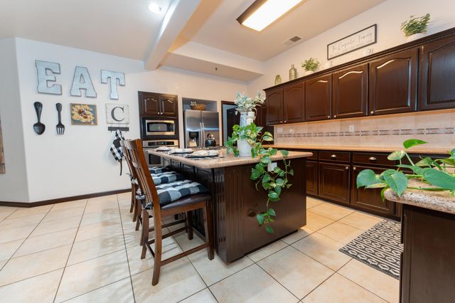 13496 El Nogal Avenue, Visalia, CA 93292