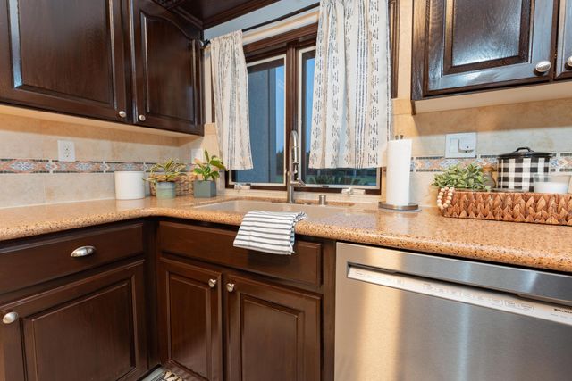 13496 El Nogal Avenue, Visalia, CA 93292