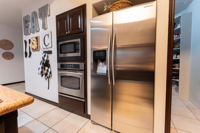 13496 El Nogal Avenue, Visalia, CA 93292