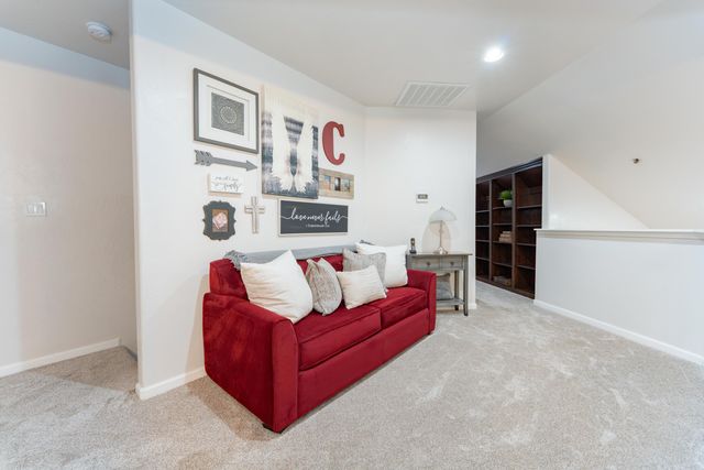 13496 El Nogal Avenue, Visalia, CA 93292