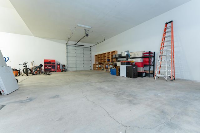 13496 El Nogal Avenue, Visalia, CA 93292