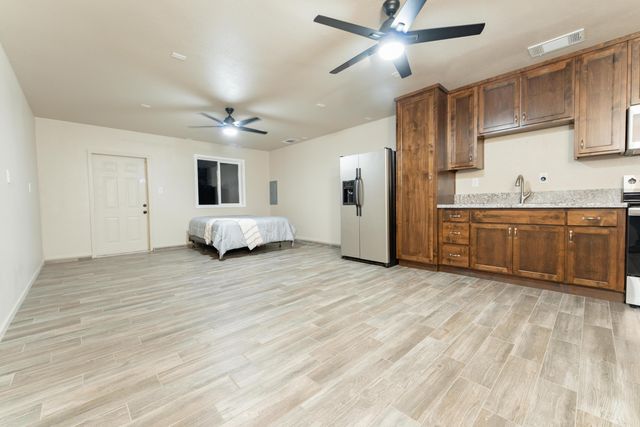 13496 El Nogal Avenue, Visalia, CA 93292