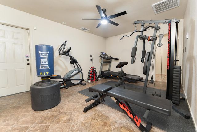 13496 El Nogal Avenue, Visalia, CA 93292