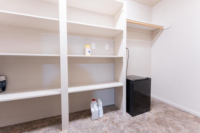 13496 El Nogal Avenue, Visalia, CA 93292