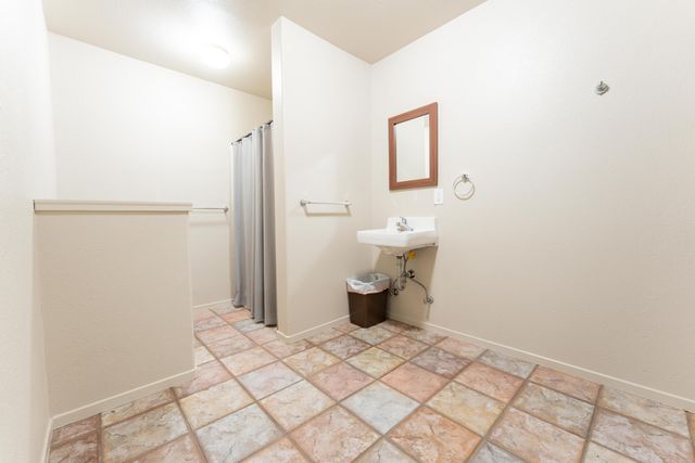 13496 El Nogal Avenue, Visalia, CA 93292