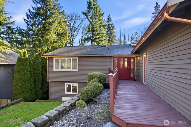 8713 NE 144th Street, Kirkland, WA 98034
