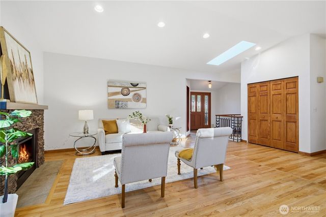 8713 NE 144th Street, Kirkland, WA 98034