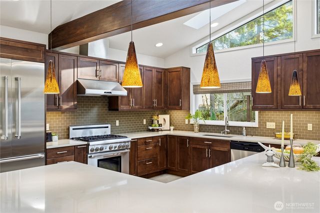 8713 NE 144th Street, Kirkland, WA 98034