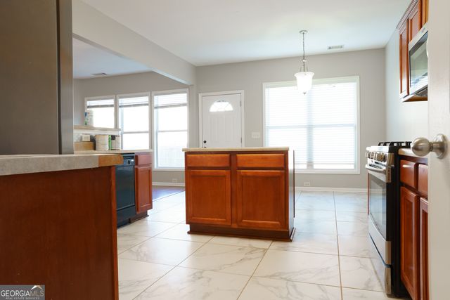 2581 Southhaven Lane, Buford, GA 30519