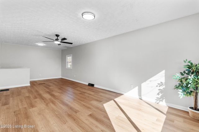 269 Senate Cir, Radcliff, KY 40160