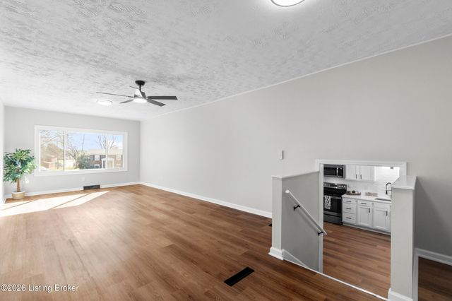 269 Senate Cir, Radcliff, KY 40160