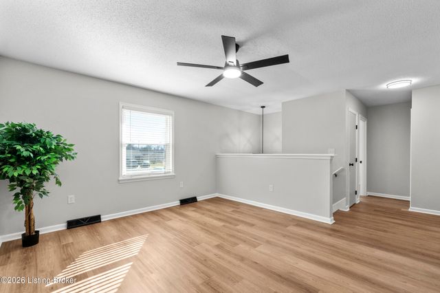 269 Senate Cir, Radcliff, KY 40160