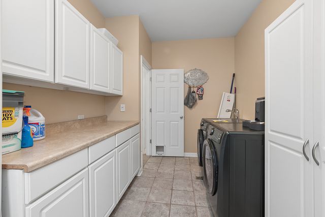 8204 W Rosebury Drive, Frankfort, IL 60423