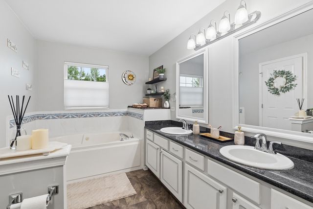8204 W Rosebury Drive, Frankfort, IL 60423