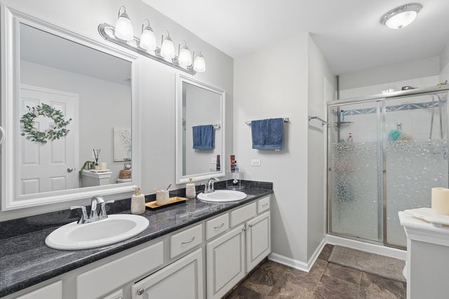 8204 W Rosebury Drive, Frankfort, IL 60423