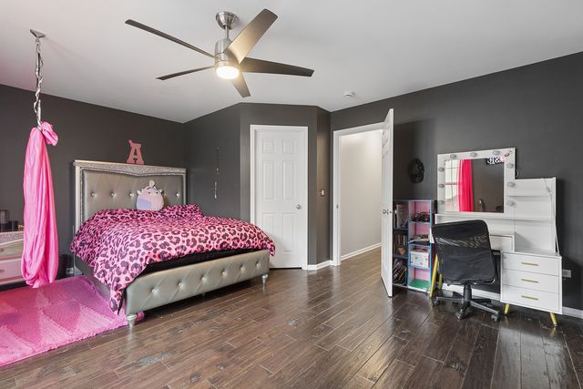 8204 W Rosebury Drive, Frankfort, IL 60423