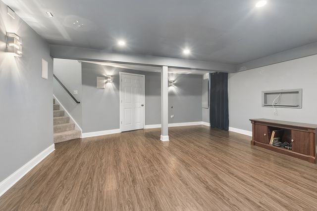 8204 W Rosebury Drive, Frankfort, IL 60423