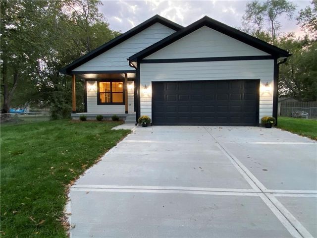 106 S 4th Street, Cleveland, MO 64734
