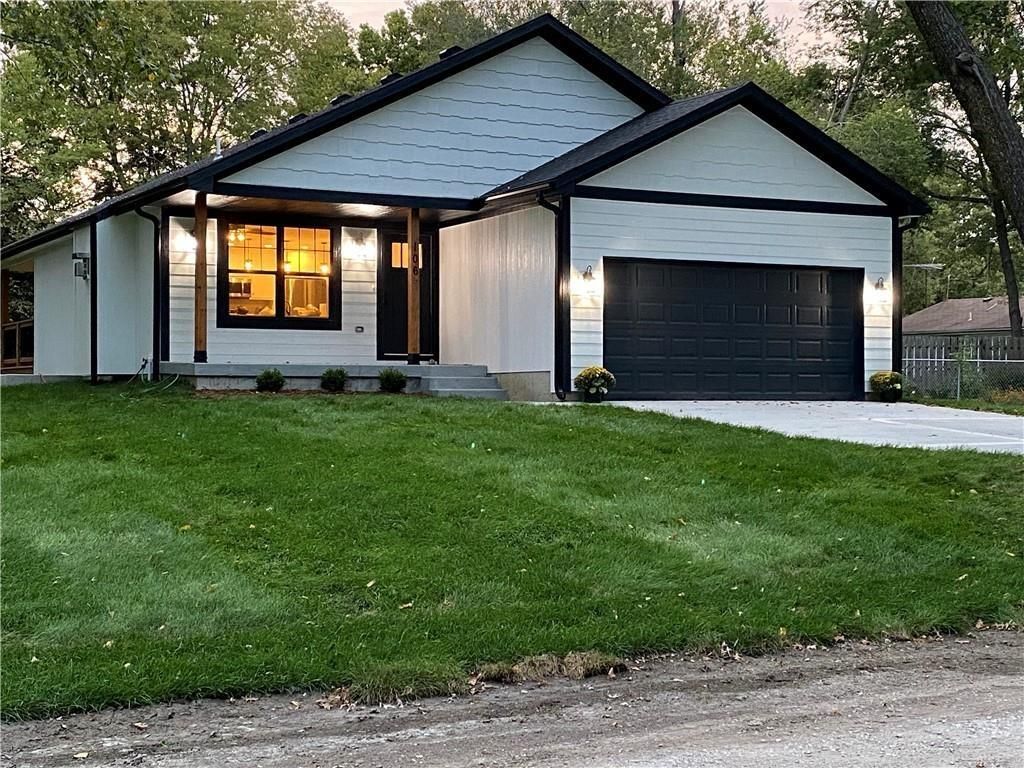 106 S 4th Street, Cleveland, MO 64734