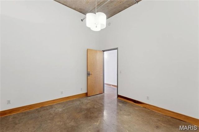 2201 Locust Street 207, St Louis, MO 63103