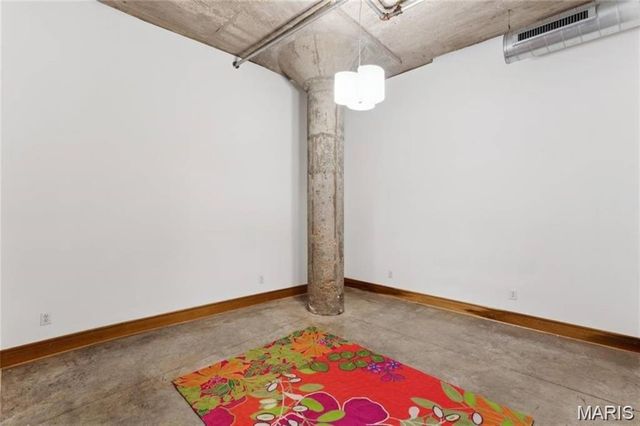 2201 Locust Street 207, St Louis, MO 63103