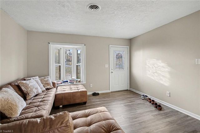 1065 Claremont NE Avenue, Winston-salem, NC 27101